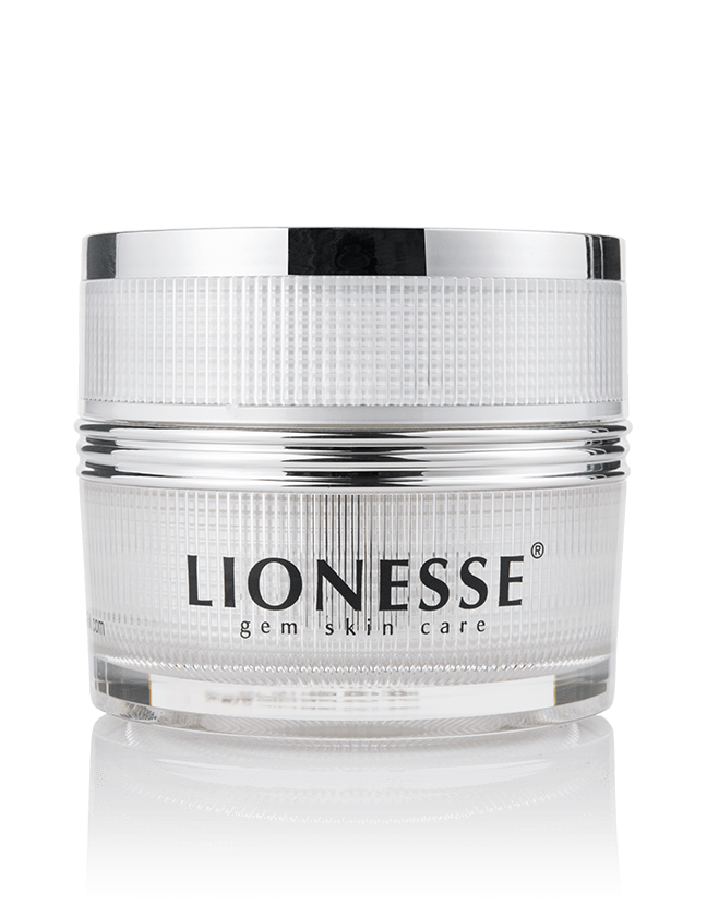 Pearl Powder: What Exactly Does it Do for Your Skin? - Lionesse